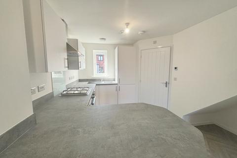 3 bedroom terraced house to rent, Cwrt Y Brenin, Swansea Road, Swansea