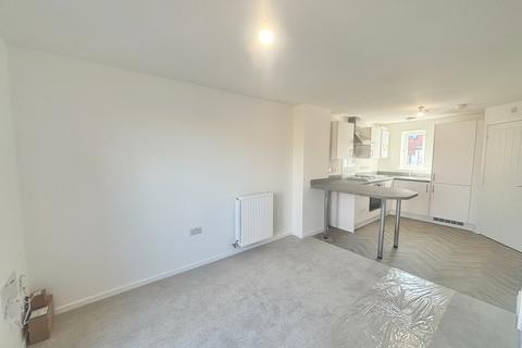 3 bedroom terraced house to rent, Cwrt Y Brenin, Swansea Road, Swansea