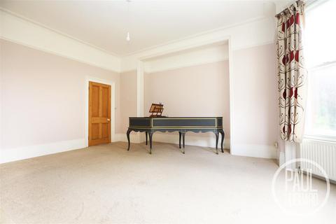 6 bedroom detached house for sale, Rectory Road, Kirkley, NR33