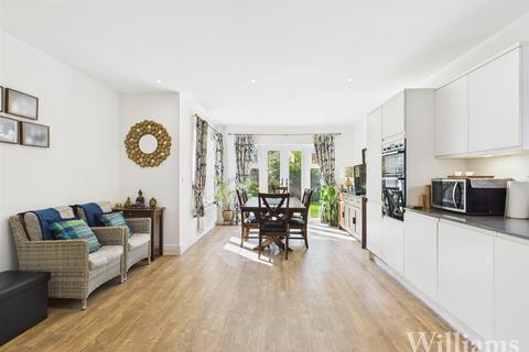 4 bedroom detached house for sale, Sawdy Drive, Aylesbury HP22