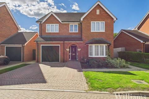 4 bedroom detached house for sale, Sawdy Drive, Aylesbury HP22
