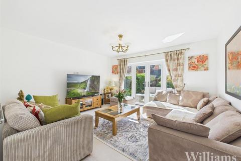 4 bedroom detached house for sale, Sawdy Drive, Aylesbury HP22