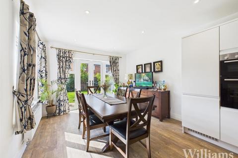 4 bedroom detached house for sale, Sawdy Drive, Aylesbury HP22