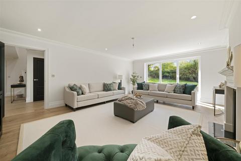 undefined, Farndon Close, Chiddingfold