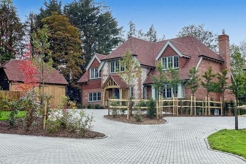 undefined, Farndon Close, Chiddingfold