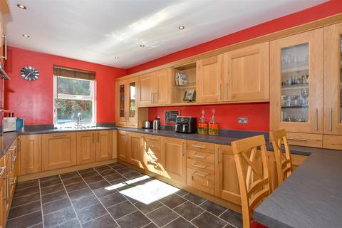 6 bedroom end of terrace house for sale, Tonbridge Road, Wateringbury, Maidstone, Kent