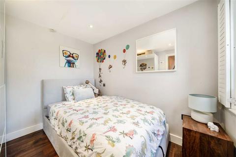 undefined, Coleshill Road, Teddington TW11