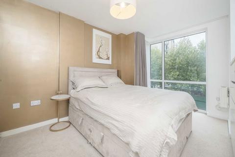 3 bedroom flat for sale, High Street, Brentford TW8