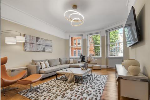 4 bedroom flat to rent, Kensington Court, London