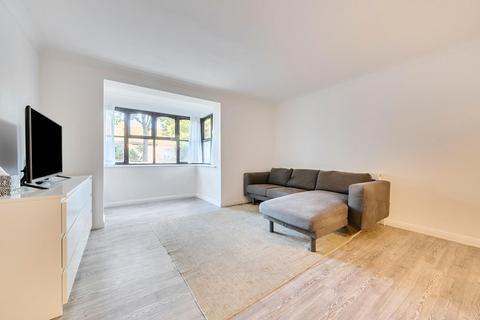 3 bedroom flat for sale, Holders Hill Road, Hendon