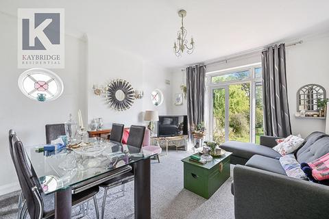 26 The Warren, Worcester Park, KT4 7DL