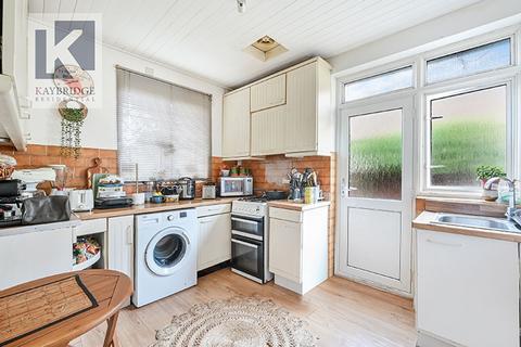 26 The Warren, Worcester Park, KT4 7DL
