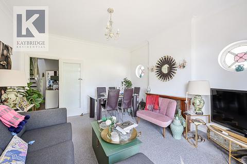 26 The Warren, Worcester Park, KT4 7DL