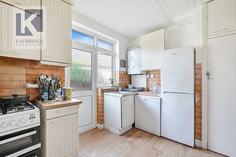 26 The Warren, Worcester Park, KT4 7DL