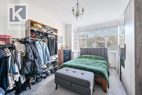 26 The Warren, Worcester Park, KT4 7DL