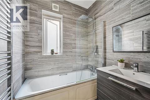 26 The Warren, Worcester Park, KT4 7DL