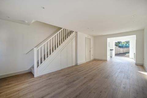 undefined, Farm Road, Esher, KT10