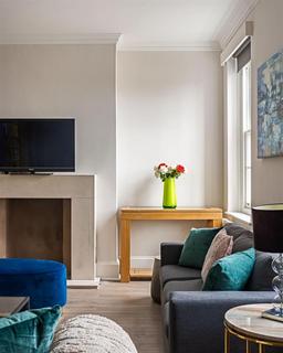 3 bedroom house to rent, Warwick Gardens, London