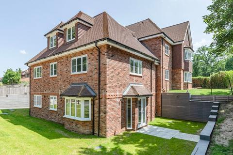 undefined, Sheerwater Road, West Byfleet KT14