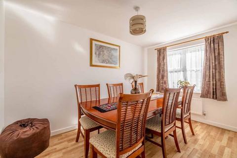 undefined, Charlotte Avenue, Slough SL2