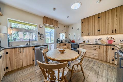 24 Lyme Road, Crewkerne, TA18 8HF