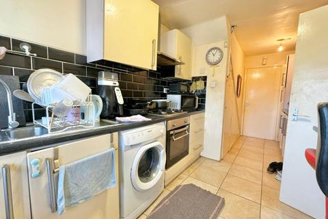 2 bedroom terraced house for sale, Harehills Lane, Leeds, West Yorkshire, LS9