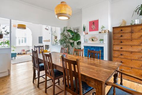 Woodthorpe Road, Ashford, TW15