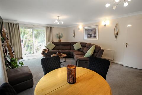 7 Mayfield, Darlington, DL3 7TU