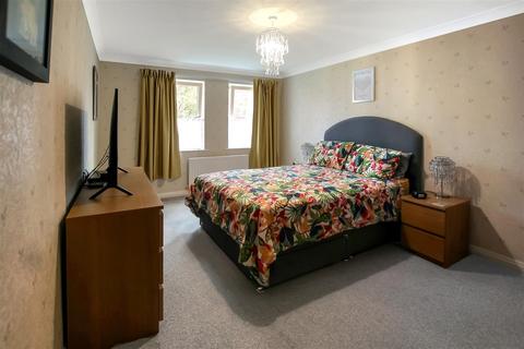 7 Mayfield, Darlington, DL3 7TU