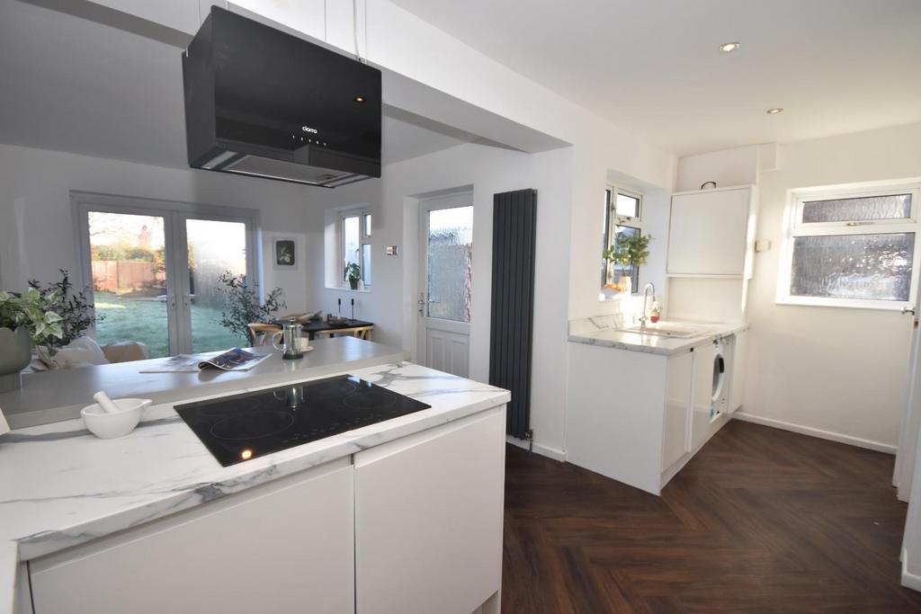Kitchen diner 04.jpg