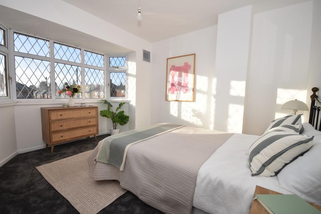 Bed 1 03.jpg