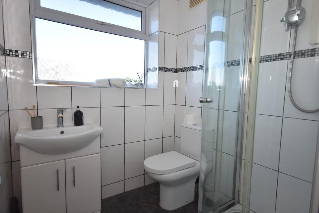 Shower room.jpg