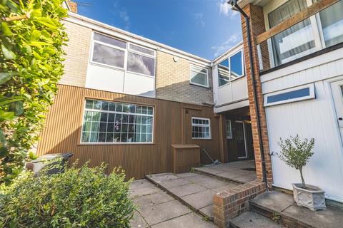 3 bedroom maisonette for sale, Rectory Close, Windsor