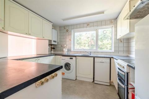 3 bedroom maisonette for sale, Rectory Close, Windsor