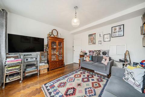 3 bedroom flat for sale, Wiltshire Close, London SW3