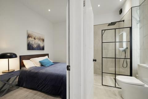 2 bedroom flat for sale, 422 Upper Richmond Road West, London SW14