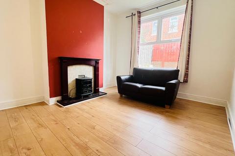2 bedroom terraced house to rent, Ingoe Street, Newcastle upon Tyne NE15
