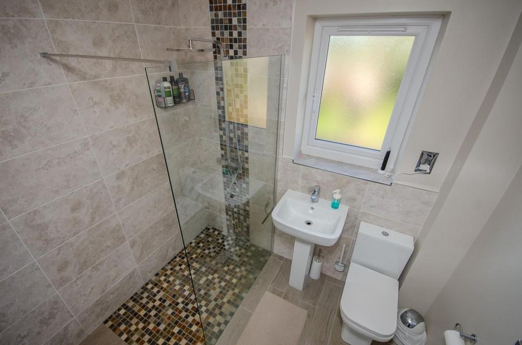 Ensuite.jpg