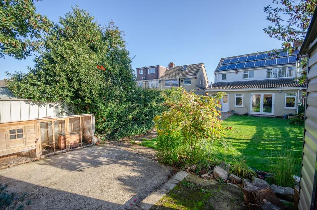 Rear garden pic 2.jpg
