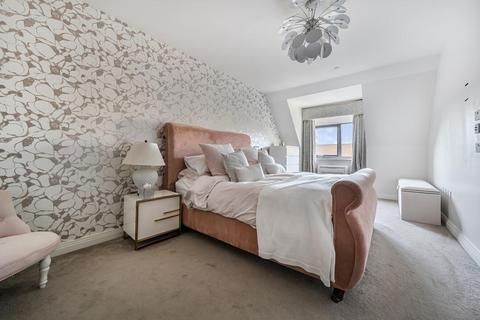 15 Inglis Way, London, NW7 1FJ