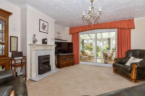 3 bedroom chalet for sale, Vauxhall Crescent, Snodland ME6