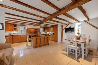 Sml Tithe Barn-14