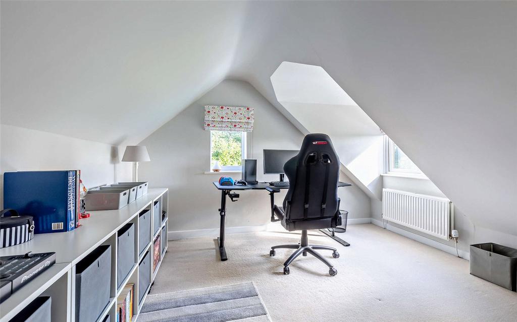 Bedroom 5/Study