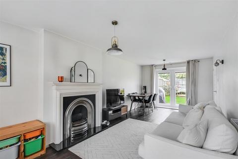 3 bedroom end of terrace house for sale, Wallis Close, Draycott
