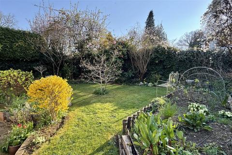 4 bedroom detached house for sale, Godalming  *No Onward Chain*