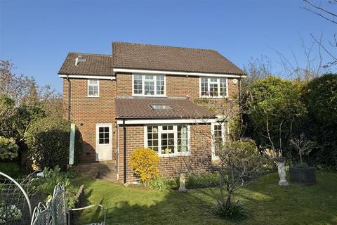 4 bedroom detached house for sale, Godalming  *No Onward Chain*