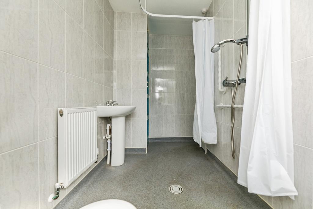 Pbox-bathroom-344463.jpg