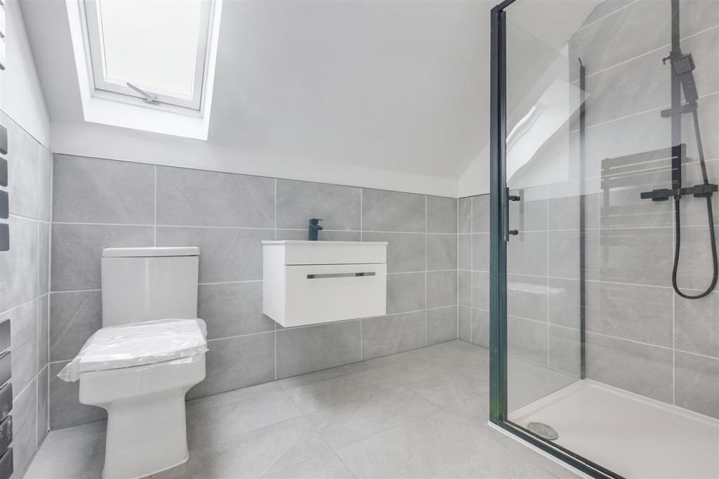 Ensuite 2.jpeg