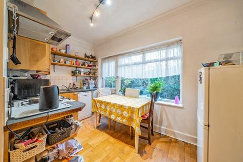 3 bedroom flat for sale, Highlands Avenue, Acton, London, W3