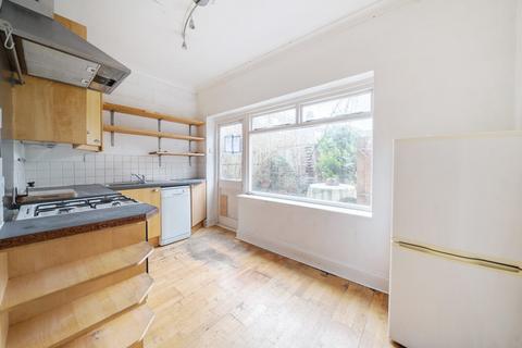 3 bedroom flat for sale, Highlands Avenue, Acton, London, W3